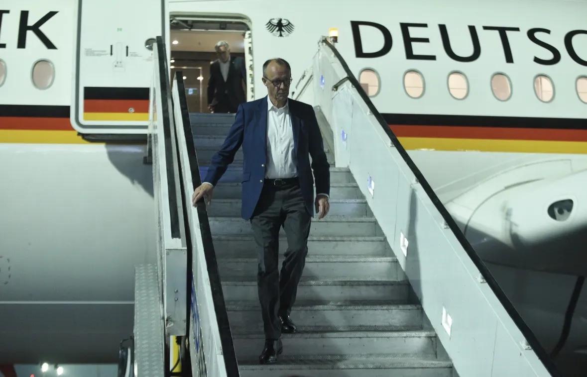 जर्मनी के चांसलर फ्रेडरिक मर्ज भारत पहुंचे, अहमदाबाद में हुआ स्वागत ...