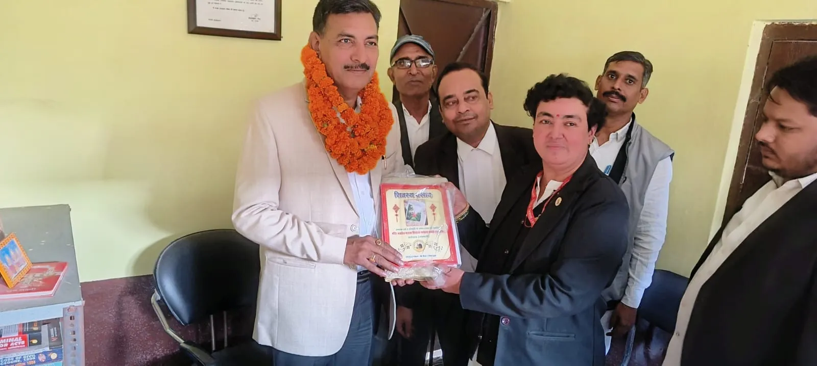 अध्यक्ष बार काउंसिल आफ उत्तर प्रदेश शिव किशोर गौड़ का भव्य स्वागत 