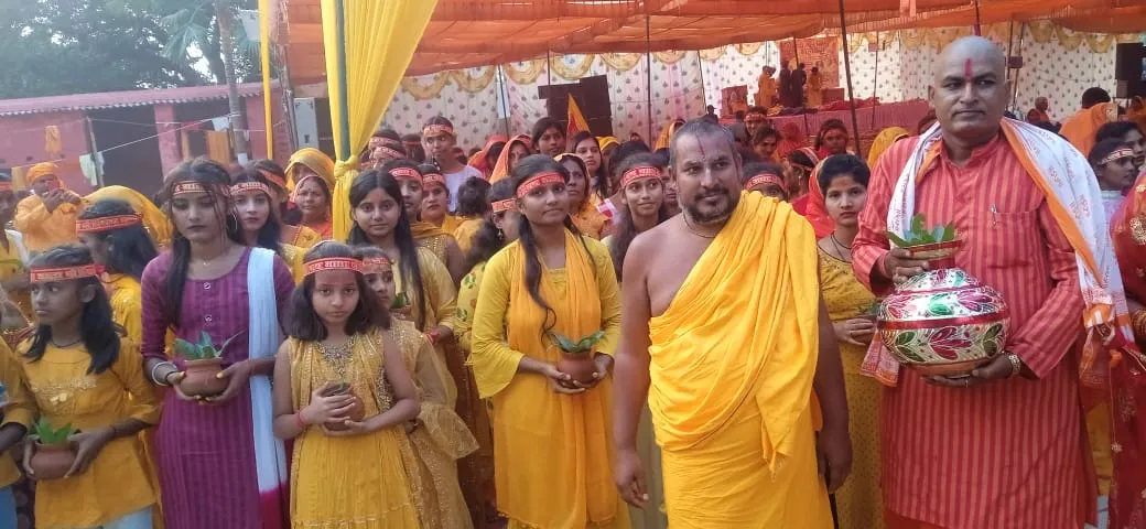 पटहेरवा : धूमधाम से निकली कलश यात्रा, गुंजा जयकारा से इलाका