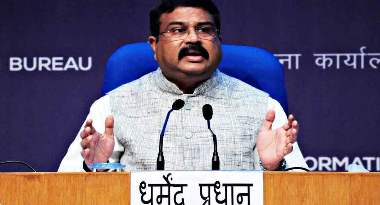 केंद्रीय शिक्षा मंत्री धर्मेंद्र प्रधान ने दिया इस्तीफा, बोले- 'राष्ट्रविरोधी ताकतों को फायदा नहीं उठाने देना चाहता'