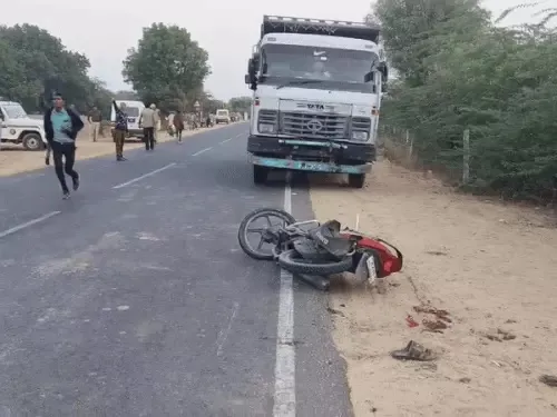 बजरी से भरे डंपर ने पति-पत्नी और दाे बच्चों को कुचला