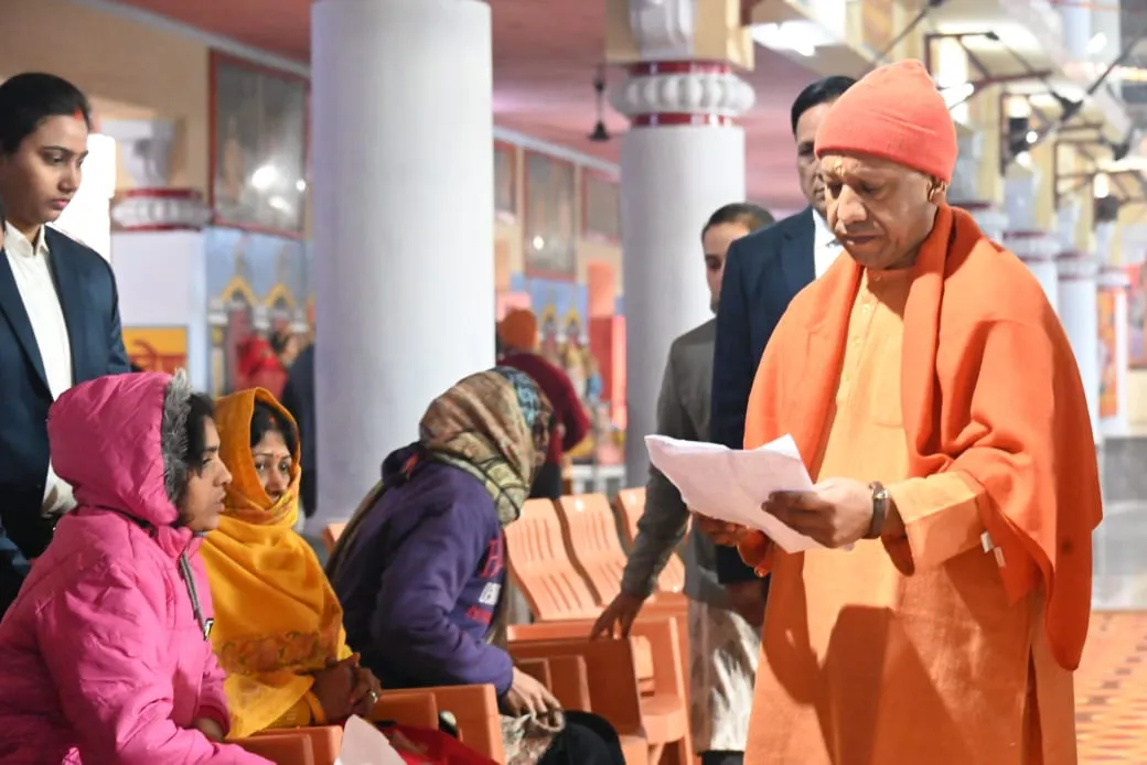  जनता की समस्याओं पर तत्काल हो कार्रवाई : सीएम योगी 