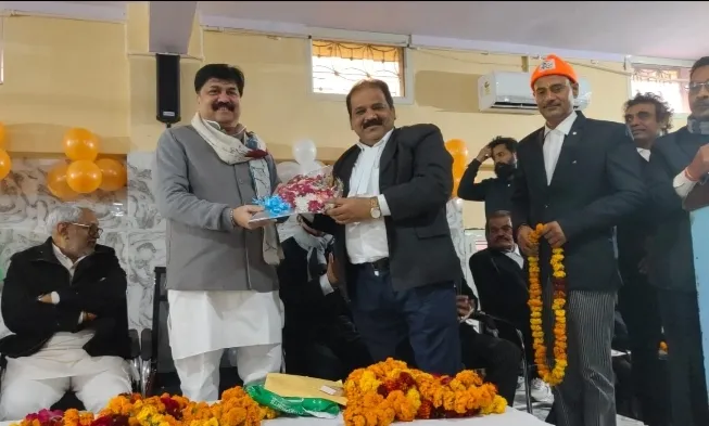 पूर्व मंत्री आबिद रज़ा ने नवनिर्वाचित अध्यक्ष पवन गुप्ता व पदाधिकारियों का किया स्वागत 