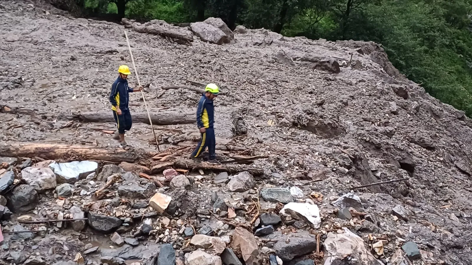 उत्तराखंडः यमुनोत्री हाईवे पर सिलाई बैंड के पास फटा बादल, 8 से 9 मजदूर लापता