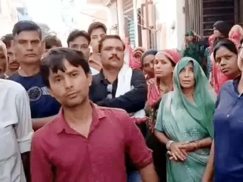  चाकू मारकर की पनीर विक्रेता की हत्या , आरोपी मौके से फरार