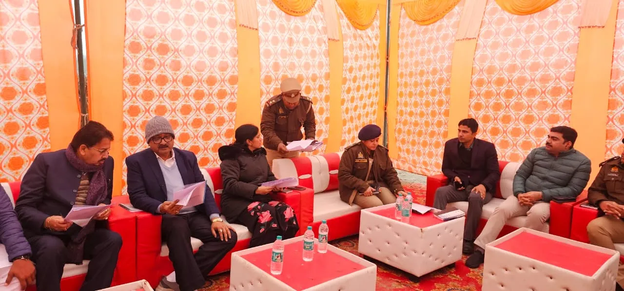 फर्रूखाबाद में डीएम व एसपी ने ढाई घाट मेला का किया निरीक्षण 