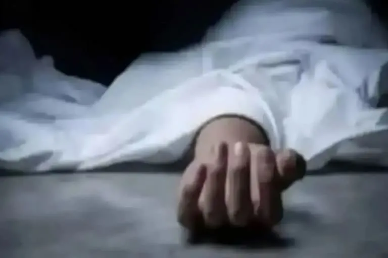 कौशाम्बी के सैनी थाने में टॉयलेट के दरवाजे से चिपककर हेड कांस्टेबल की मौत