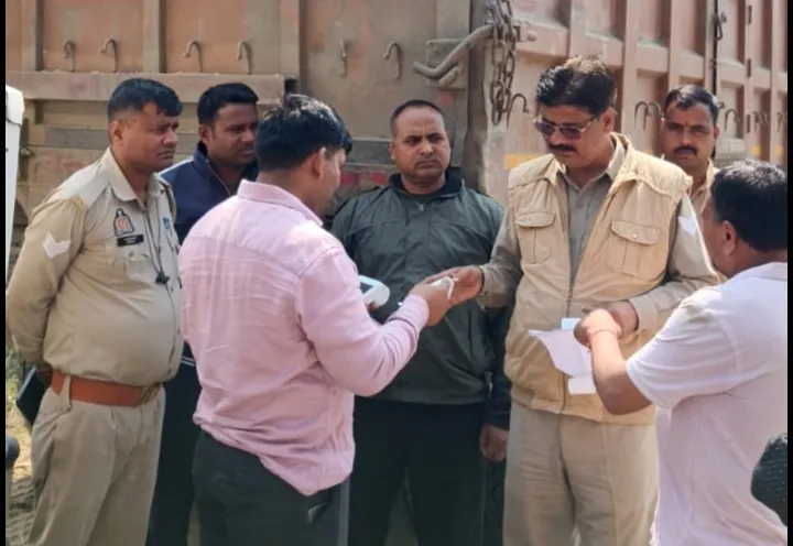 एआरटीओ ने सीज किए ओवरलोड वाहन 