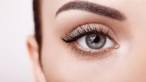 महिलाओं के लिए कौनसी आंख का फड़कना माना जाता है शुभ? 