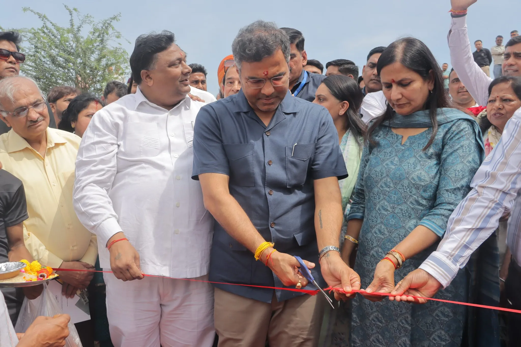  नजफगढ़ ड्रेन की सफाई के लिए दो नई वीड हार्वेस्टर मशीनों का जलावतरण