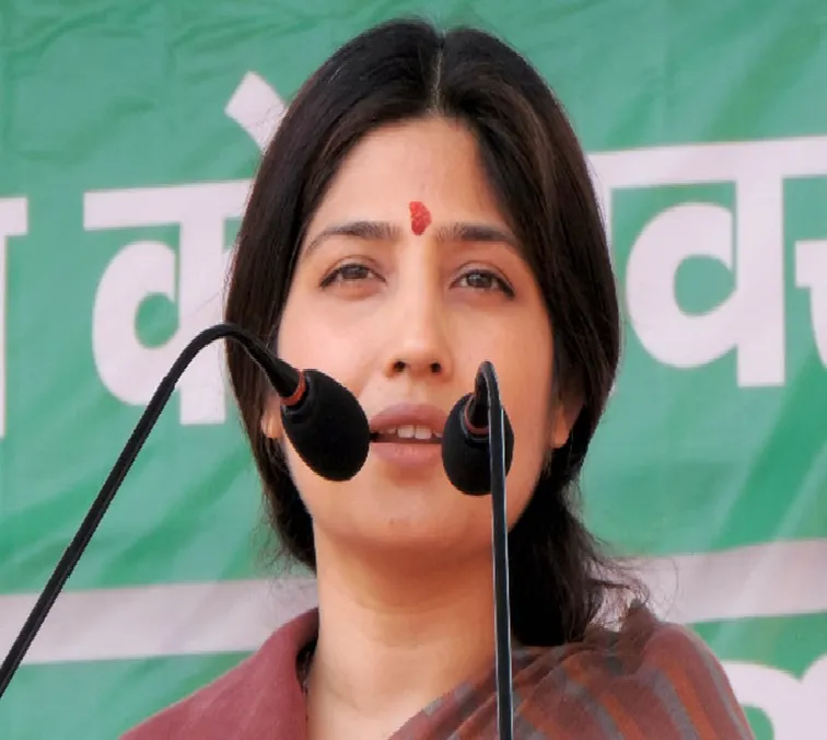 वृंदावन पहुंचीं डिंपल यादव, बांकेबिहारी मंदिर में पूजा, नाव हादसे पर जताया दुख