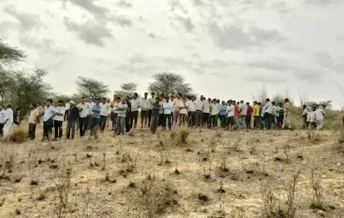 भोड़की गांव में पेड़ से लटके मिले प्रेमी युगल के शव, इलाके में मचा हड़कंप