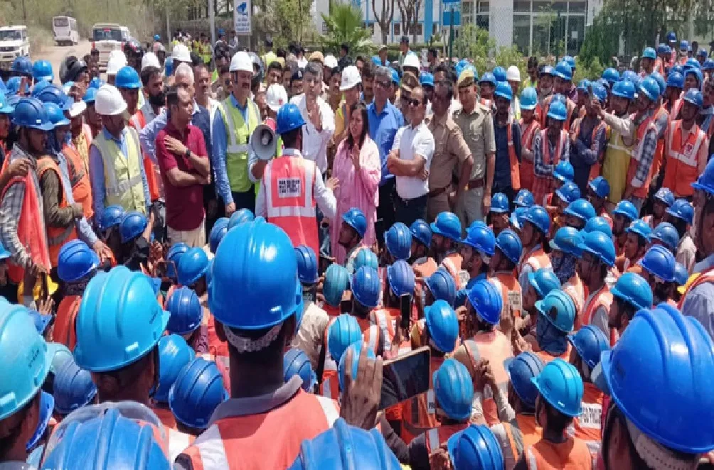 अब बारा पावर प्लांट में मजदूरों का धरना, न्यूनतम मजदूरी समेत कई मांगों पर काम ठप