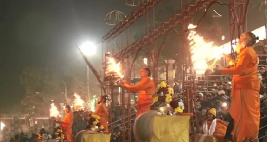 रामनगरी की सरयू आरती अब और भव्य, पुजारियों के लिए लागू हुआ रंग-बिरंगा ड्रेस कोड