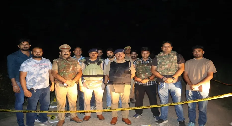मुठभेड़ : दो घायल समेत तीन लुटेरे गिरफ्तार, नगदी, तमंचे व लैपटॉप बरामद