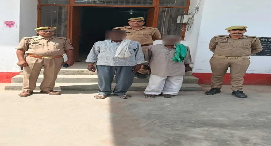 मारपीट कर मोबाइल तालाब में फेंका, इटौंजा पुलिस ने दो आरोपियों को किया गिरफ्तार