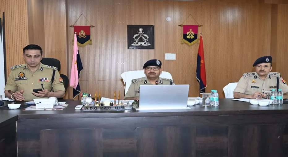 लखनऊ में एडीजी पीएसी की हाईलेवल मीटिंग, दंगा नियंत्रण-बाढ़ राहत पर फोकस, लंबित मामलों के जल्द निस्तारण के निर्देश