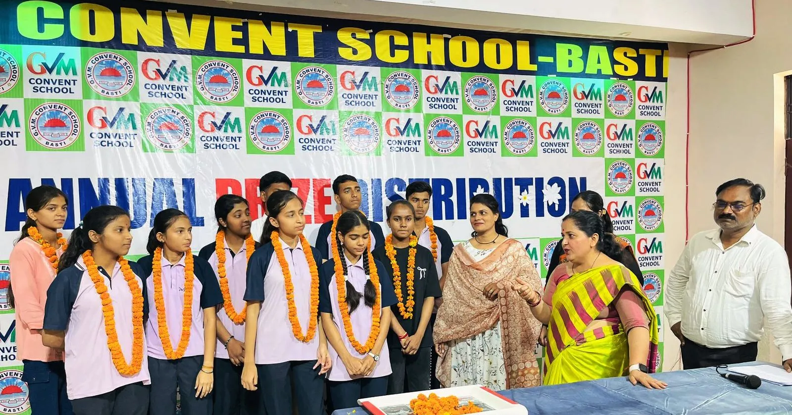 जीवीएम कॉन्वेंट स्कूल का शानदार परीक्षा परिणाम, छात्रों ने लहराया सफलता का परचम