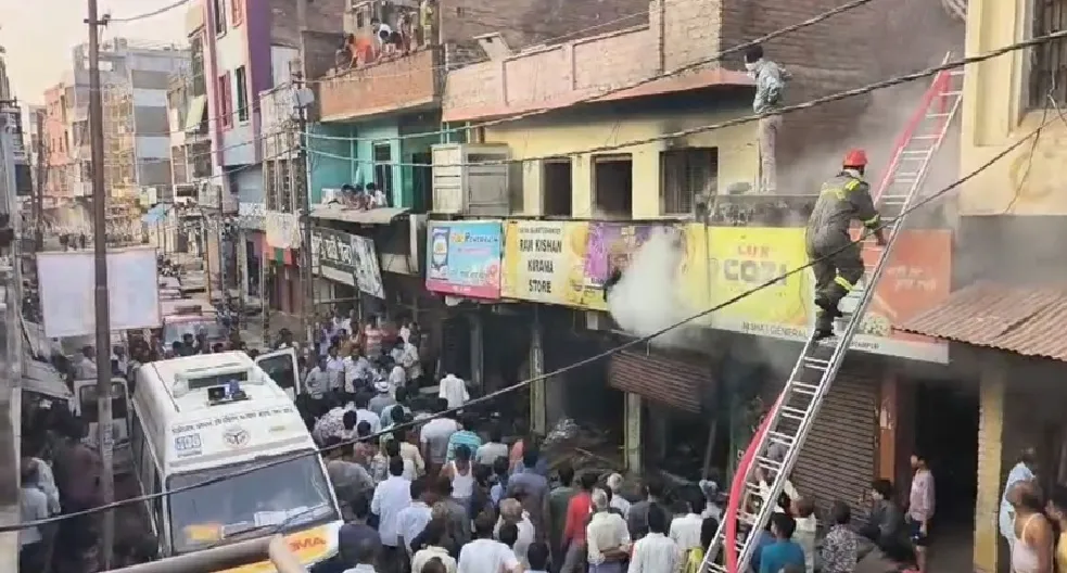 घाटमपुर में शॉर्ट सर्किट से लगी भीषण आग से एक की मौत, पांच झुलसे