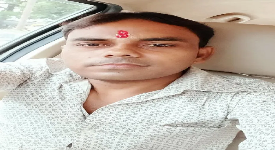  शाहजहांपुर में युवक का कार के अंदर मिला शव, अवैध हथियार बरामद