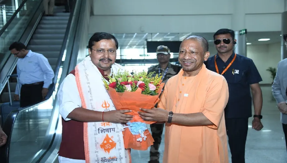  भाजपा के राष्ट्रीय अध्यक्ष नितिन नवीन पहली बार पहुंचे वाराणसी, मुख्यमंत्री योगी ने किया स्वागत