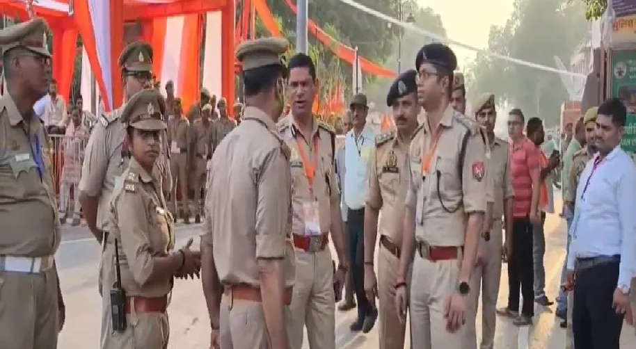 प्रधानमंत्री मोदी कुछ ही देर में श्री काशी विश्वनाथ मंदिर में करेंगे दर्शन,पुलिस अलर्ट