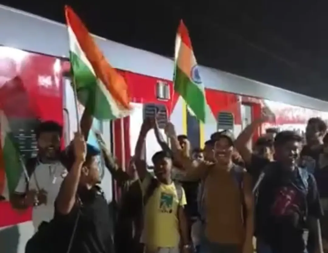 ‘वोटर स्पेशल’ ट्रेन: ममता बनर्जी को चुनौती देने के लिए भाजपा की अनोखी रणनीति