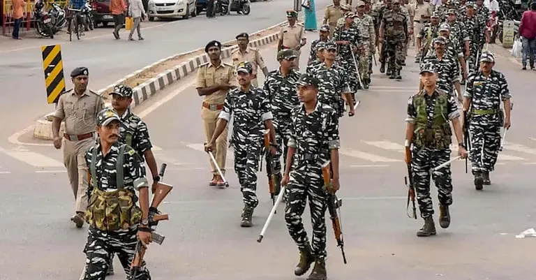 बंगाल के ‘अत्यंत संवेदनशील’ बूथों पर केवल सीआरपीएफ तैनात होगी, चुनाव आयोग का अभूतपूर्व निर्देश