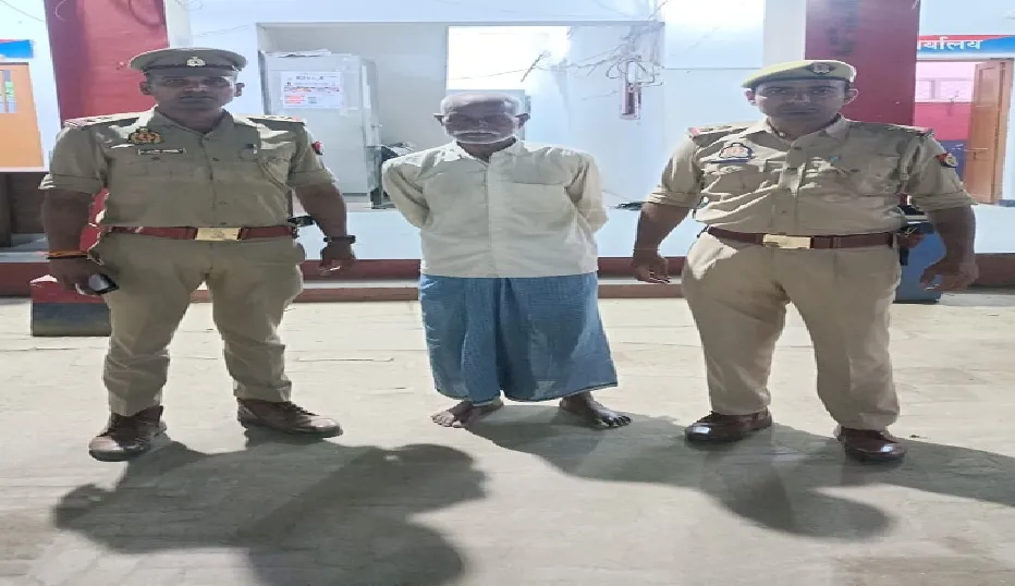चौकीदार की हत्या का खुलासा, आरोपित गिरफ्तार, कुल्हाड़ी बरामद