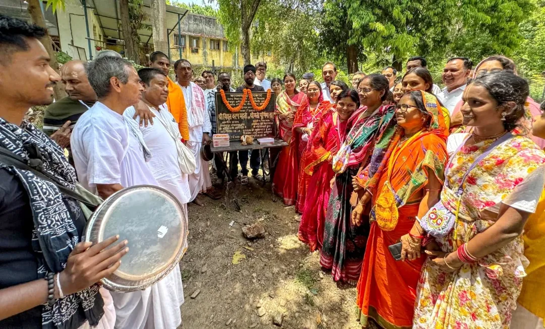 सांसद ने 49 लाख की योजनाओं का किया शिलान्यास, विकास कार्यों को मिली रफ्तार