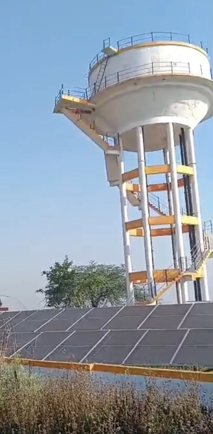 पीने के पानी के लिए ऊंची टंकी पर चढ़ी युवती, गिरने से हुई मौत