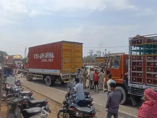  अंबिकापुर-बिलासपुर हाईवे पर दुर्घटना मामले में दूसरे दिन फिर भड़का गुस्सा, सड़क जाम