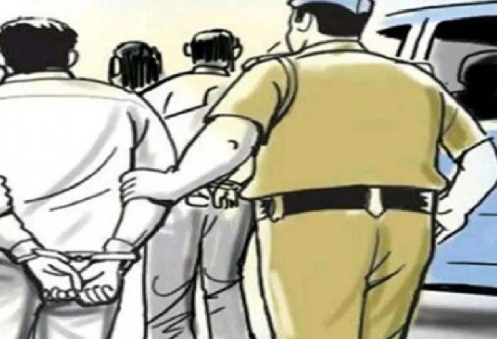 पुलिस की बड़ी कार्रवाई, 44 मवेशियों के साथ चार पशु तस्कर गिरफ्तार
