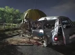 दुल्हन लेकर लौट रही बारातियों की कार को ट्रक ने मारी टक्कर, चार युवकों की मौत