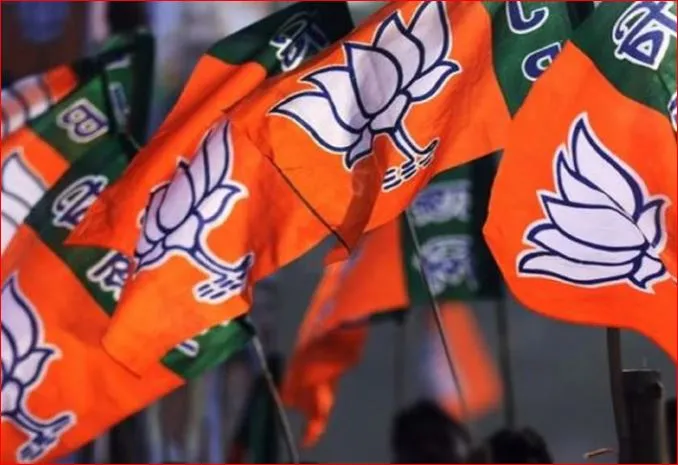 भाजपा कार्यालय में तोड़फोड़ मामले में तृणमूल प्रत्याशी रत्ना चटर्जी के खिलाफ एफआईआर दर्ज
