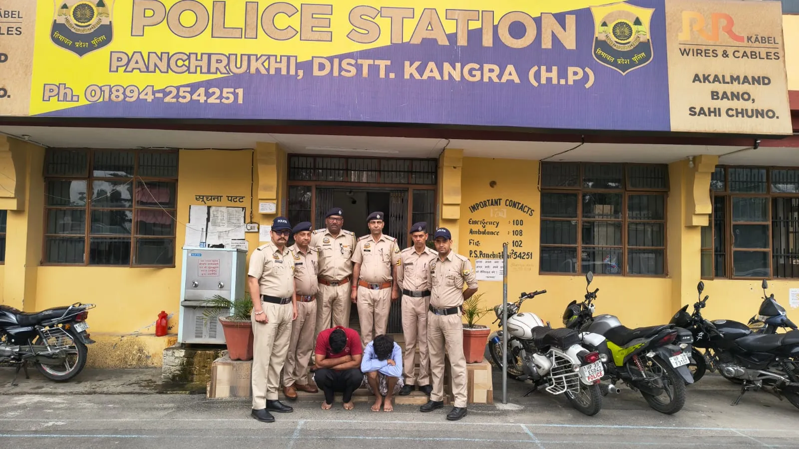 कांगड़ा पुलिस ने पकड़ी 4 किलो से अधिक चरस की बड़ी खेप, दो तस्कर गिरफ्तार