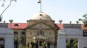  महिलाओं के जरिए फंसाकर लोगों को कर रहा था ब्लैकमेल