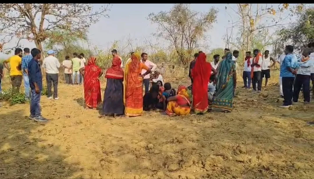 घर से बाहर ले जाकर वृद्ध की गोली मारकर हत्या. खून से लथपथ शव बरामद