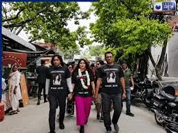 बेटी का हुआ तलाक तो पिता ने मनाया जश्न