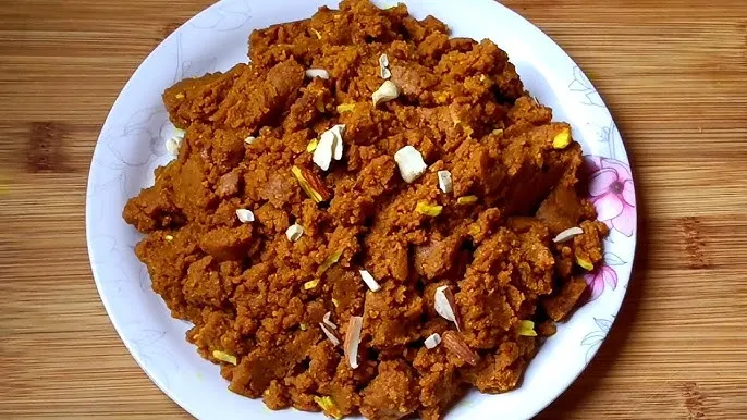 कभी खाया है कच्ची हल्दी का हलवा