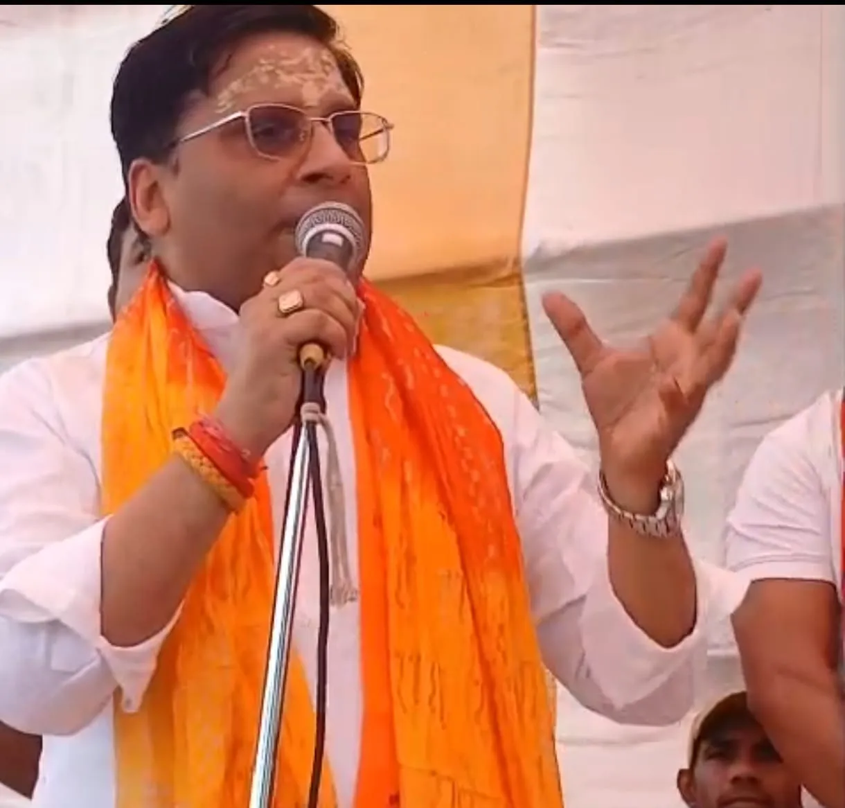 देश को लव जिहाद की आग में नहीं जलने देगा विहिप, जिस भाषा में समझेगा जिहादी उसी में देंगे कड़ा प्रत्युत्तर : राजेश कुमार