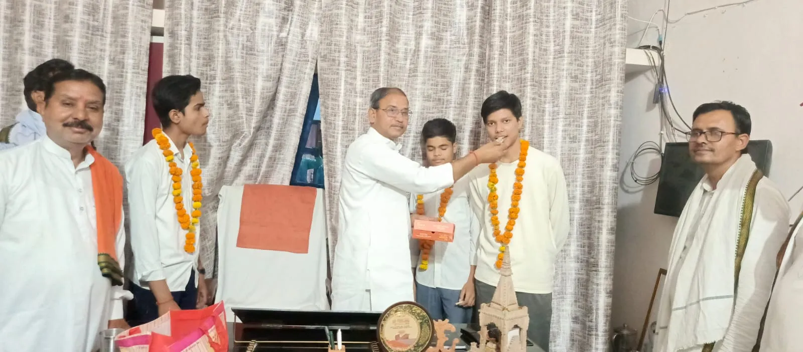 महोबा में सरस्वती विद्या मन्दिर के छात्रों का शानदार प्रदर्शन, हाईस्कूल व इण्टर में टॉप-टेन में बनाया स्थान