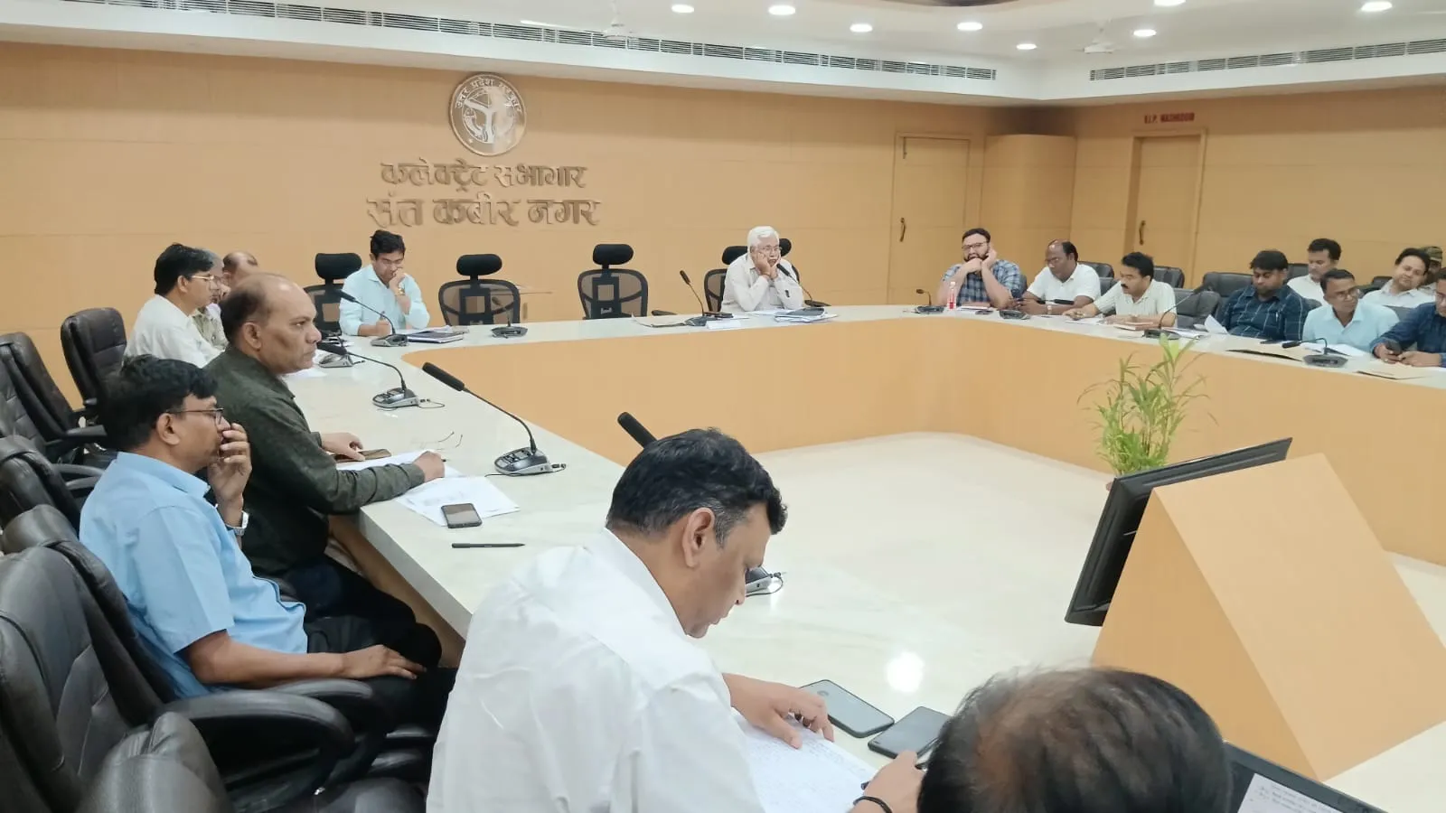 सीडीओ की अध्यक्षता में जिला स्वास्थ्य समिति (शासी निकाय) की बैठक हुई आयोजित