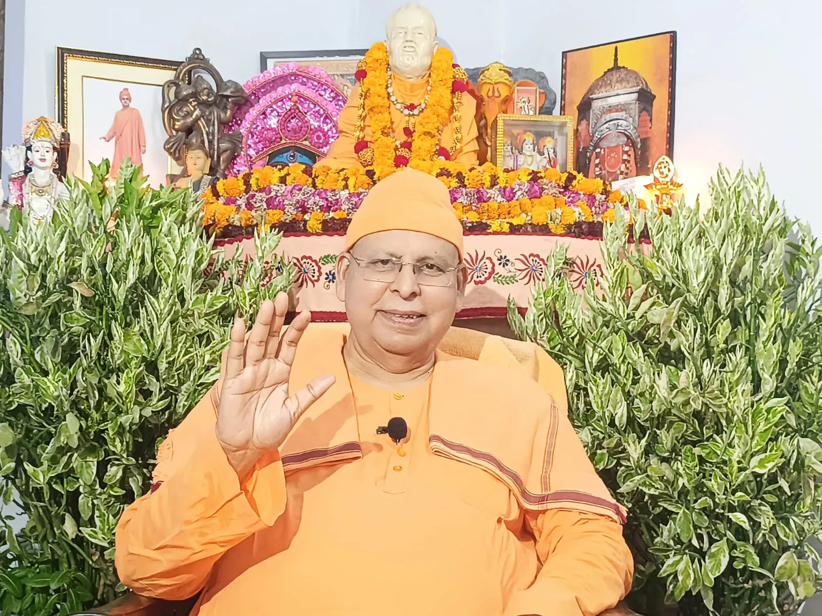 रामकृष्ण मठ सत्संग में स्वामी मुक्तिनाथानंद ने दिया संदेश,भक्ति लाभ करके संसार में रहो 
