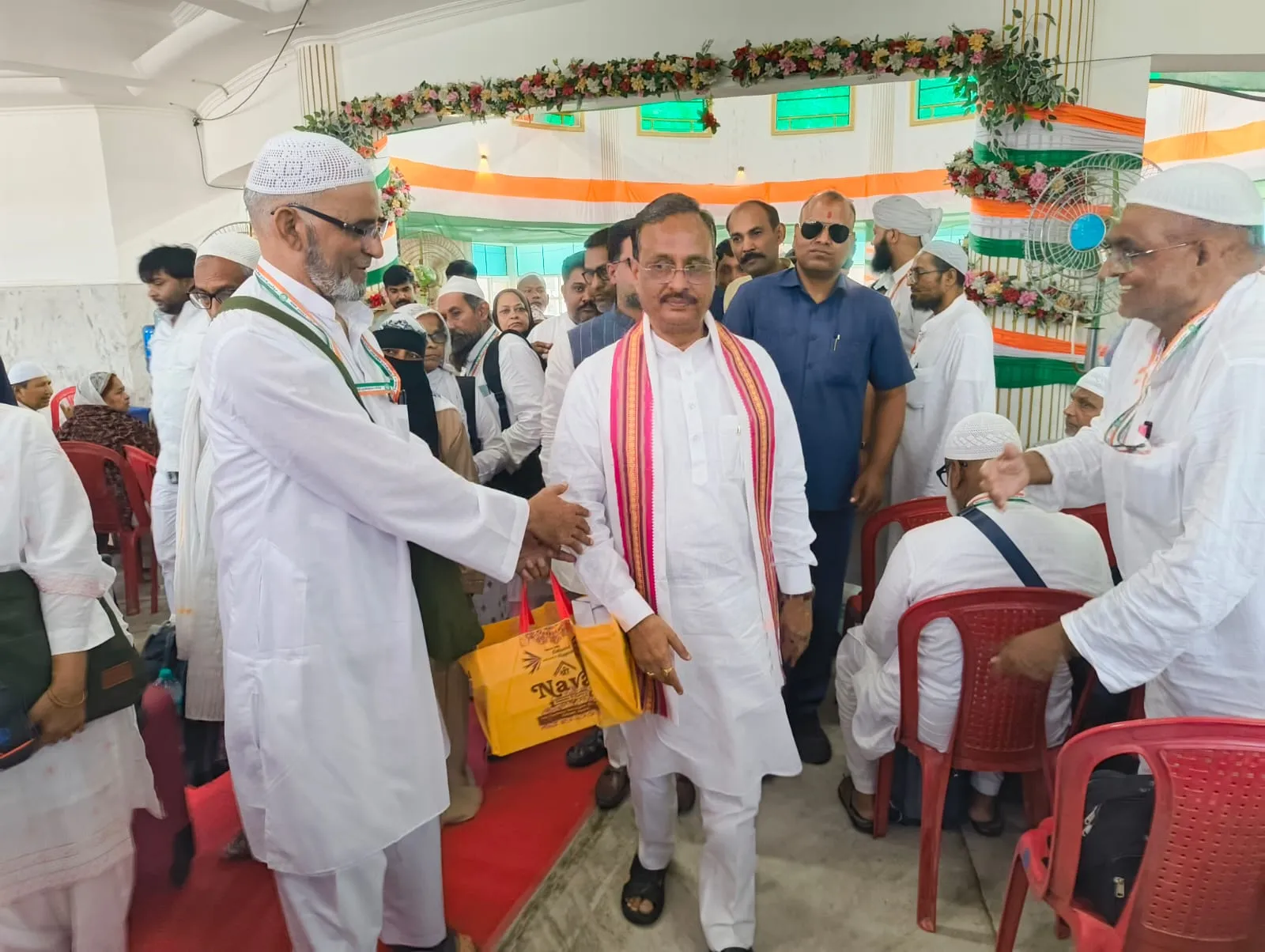 11वीं उड़ान से 427 हज यात्रियों का हुआ सफल प्रस्थान,प्रशासन ने दी शुभकामनाएं