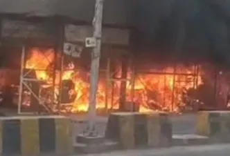 बदायूं: अधिवक्ताओं के चेंबर में लगी भीषण आग 