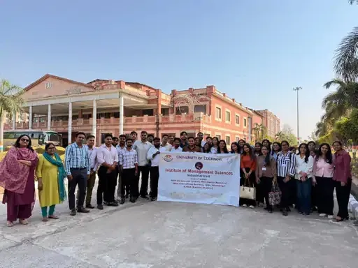 लविवि के एमबीए छात्रों ने रायबरेली के औद्योगिक क्षेत्र का किया दौरा