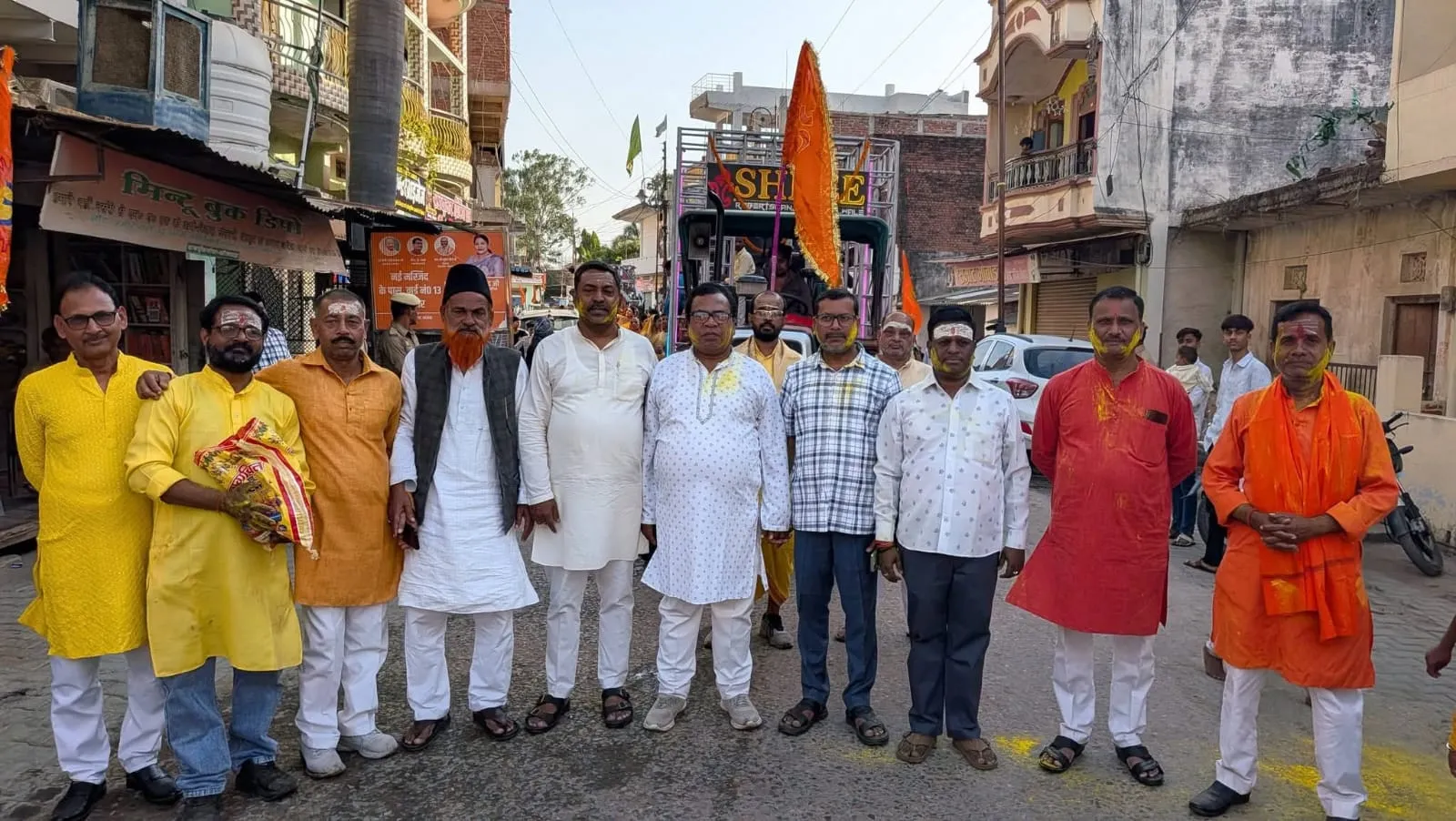 शिव भक्तों ने निकाली भव्य कलश यात्रा, डीजे की धुन पर झूमे श्रद्धालु