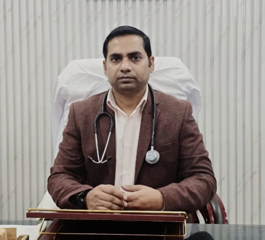 बढ़ती गर्मी से बचाव को लेकर सीएचसी अधीक्षक ने दिए टिप्स, कहा-खूब पानी पिएं