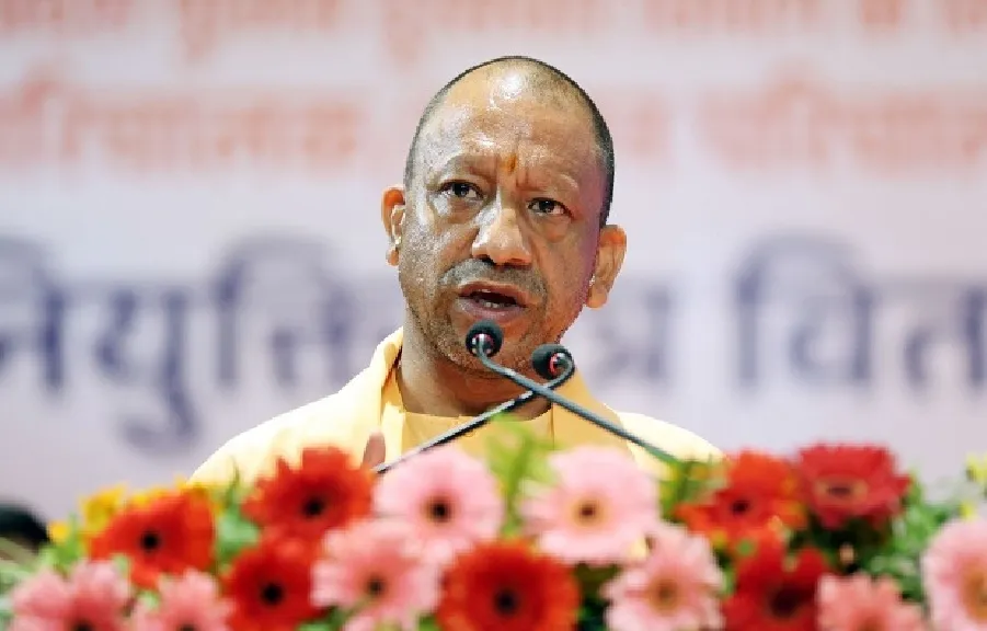  सीएम योगी ने बेमौसम बारिश व आकाशीय बिजली गिरने से हुई जनहानि का लिया संज्ञान